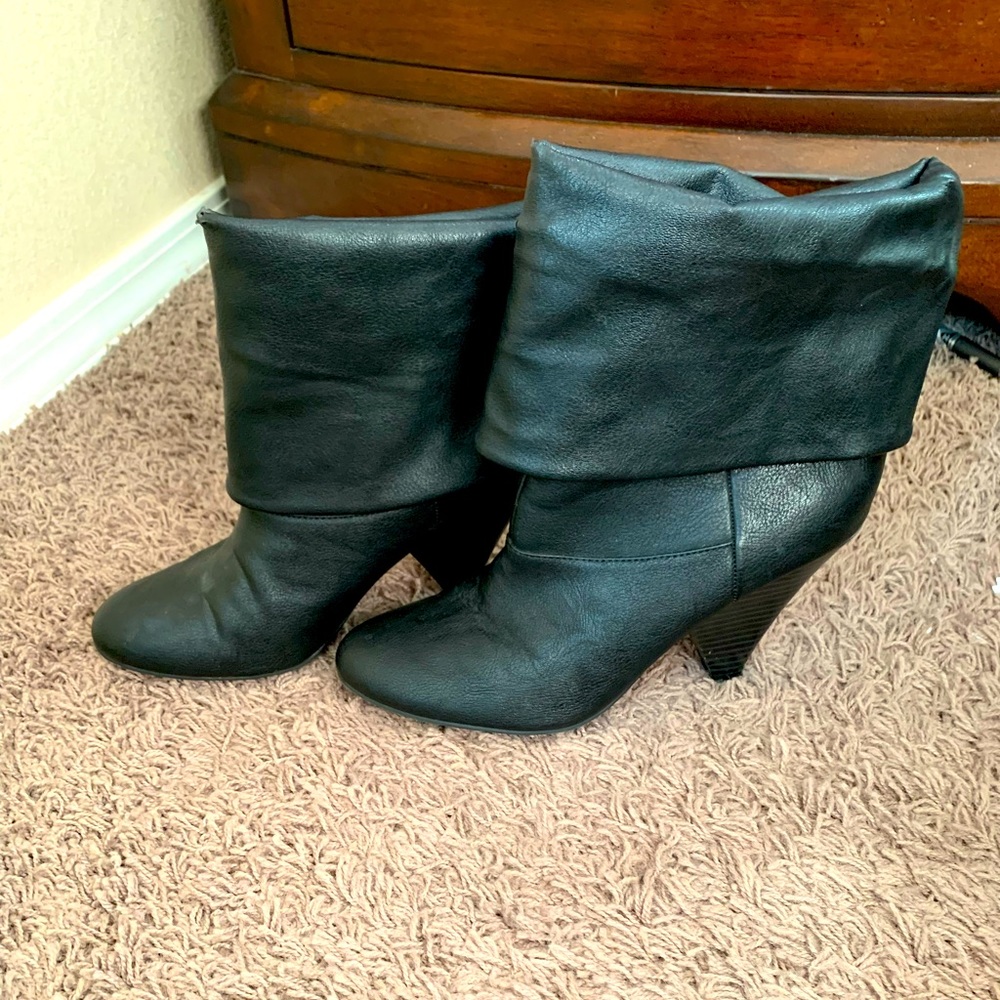 Simply Vera Vera Wang Boots